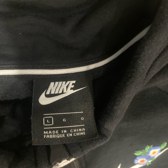 Nike sweater - Picture 3 of 4